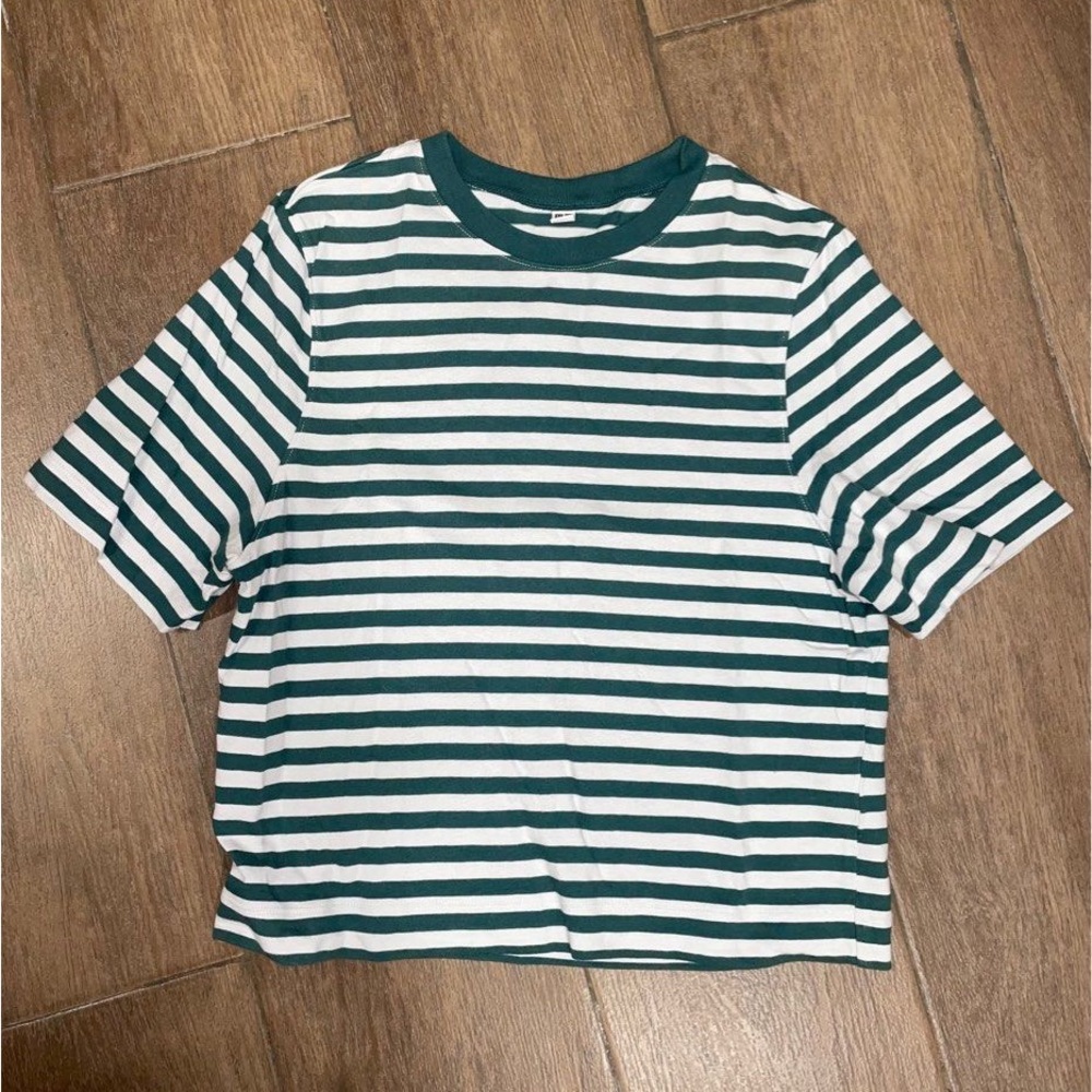 Uniqlo green/white striped cotton tee